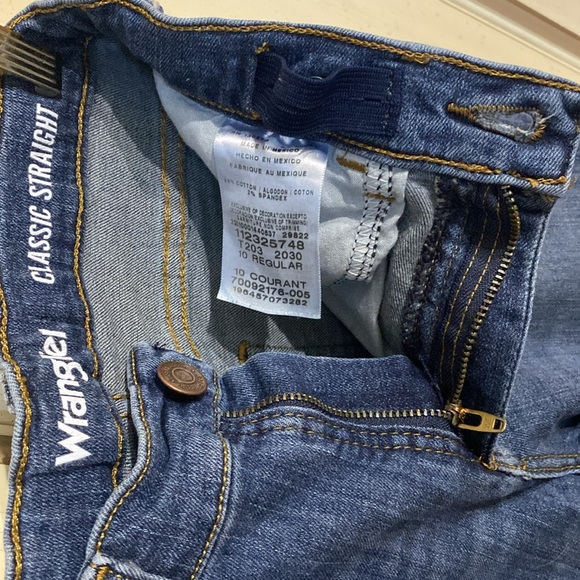 Wrangler Boys 10 Regular Medium Wash Classic Straight Leg Adjustable Waist Jean - Picture 3 of 3